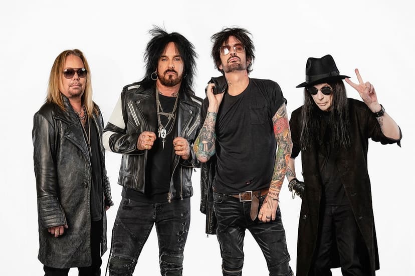 Def Leppard y Motley Crue